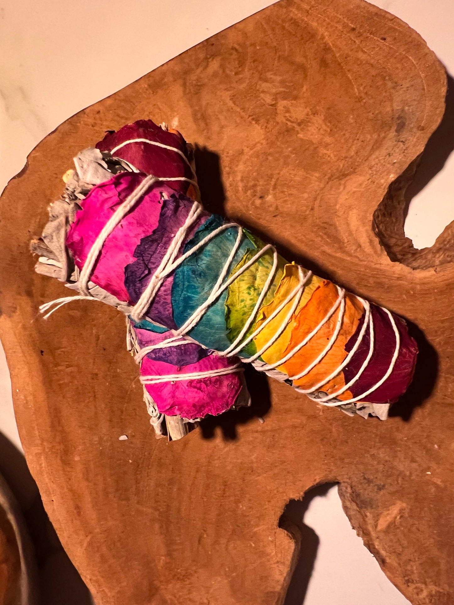 Bâton de Sauge Blanche 7 Chakras – 1 pièce (100 mm) 🌿