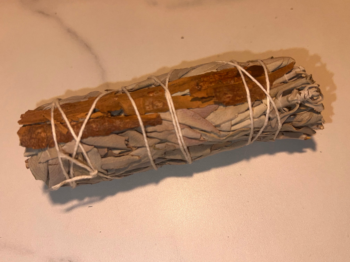 Bâton de Sauge Blanche + Cannelle – 100 mm 🍂