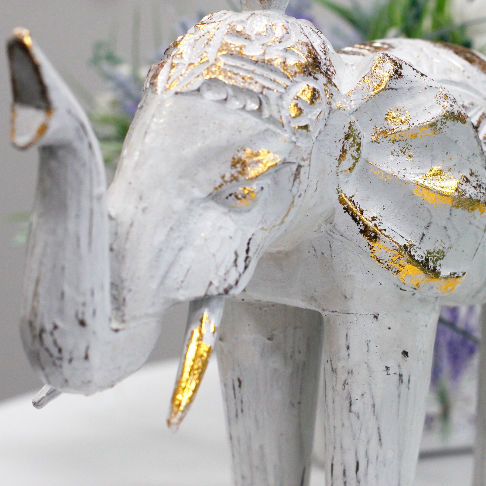🐘 Éléphant Sacré en Bois Sculpté – Symbole de Protection et de Sagesse
