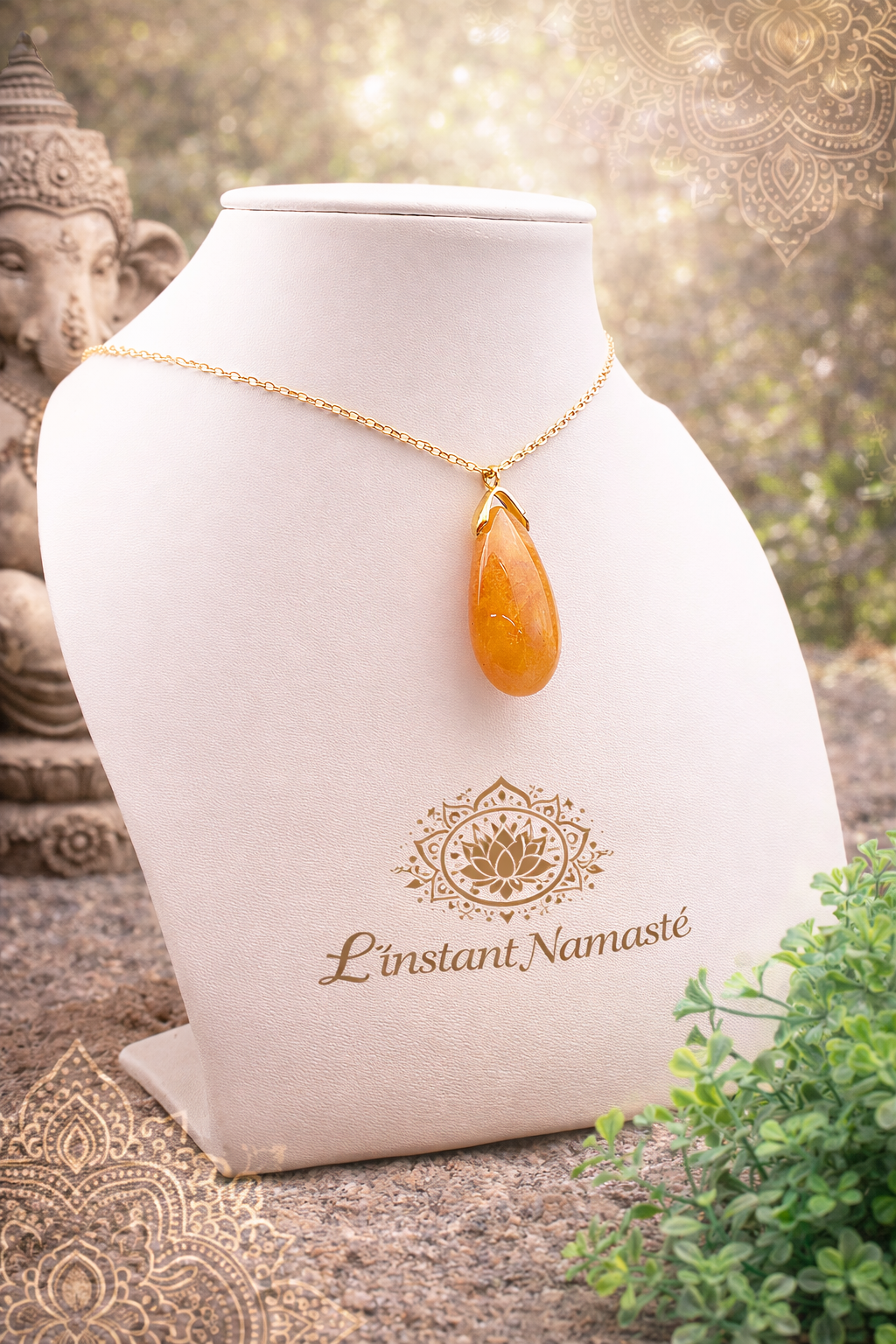 💫 Pendentif Goutte Quartz Ferrugineux — Sautoir Élégant