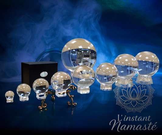 ✨ Boule de Cristal sur Socle 100 mm — Porteuse de Clarté & d’Harmonie ✨