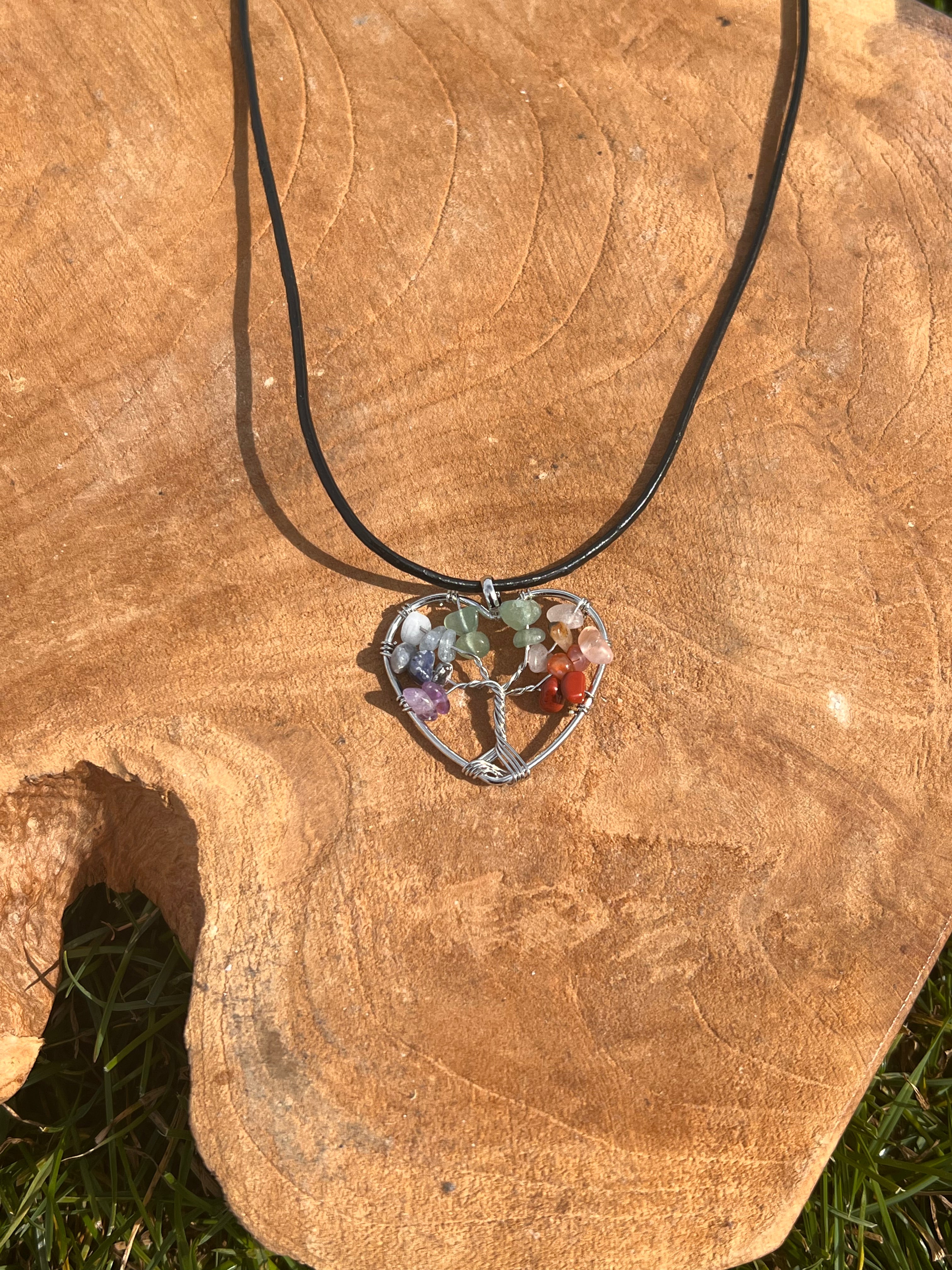 🌿 Pendentif Chakra Cœur – Arbre de Vie & Pierres Énergétiques