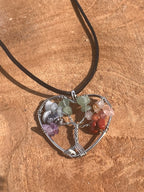 🌿 Pendentif Chakra Cœur – Arbre de Vie & Pierres Énergétiques