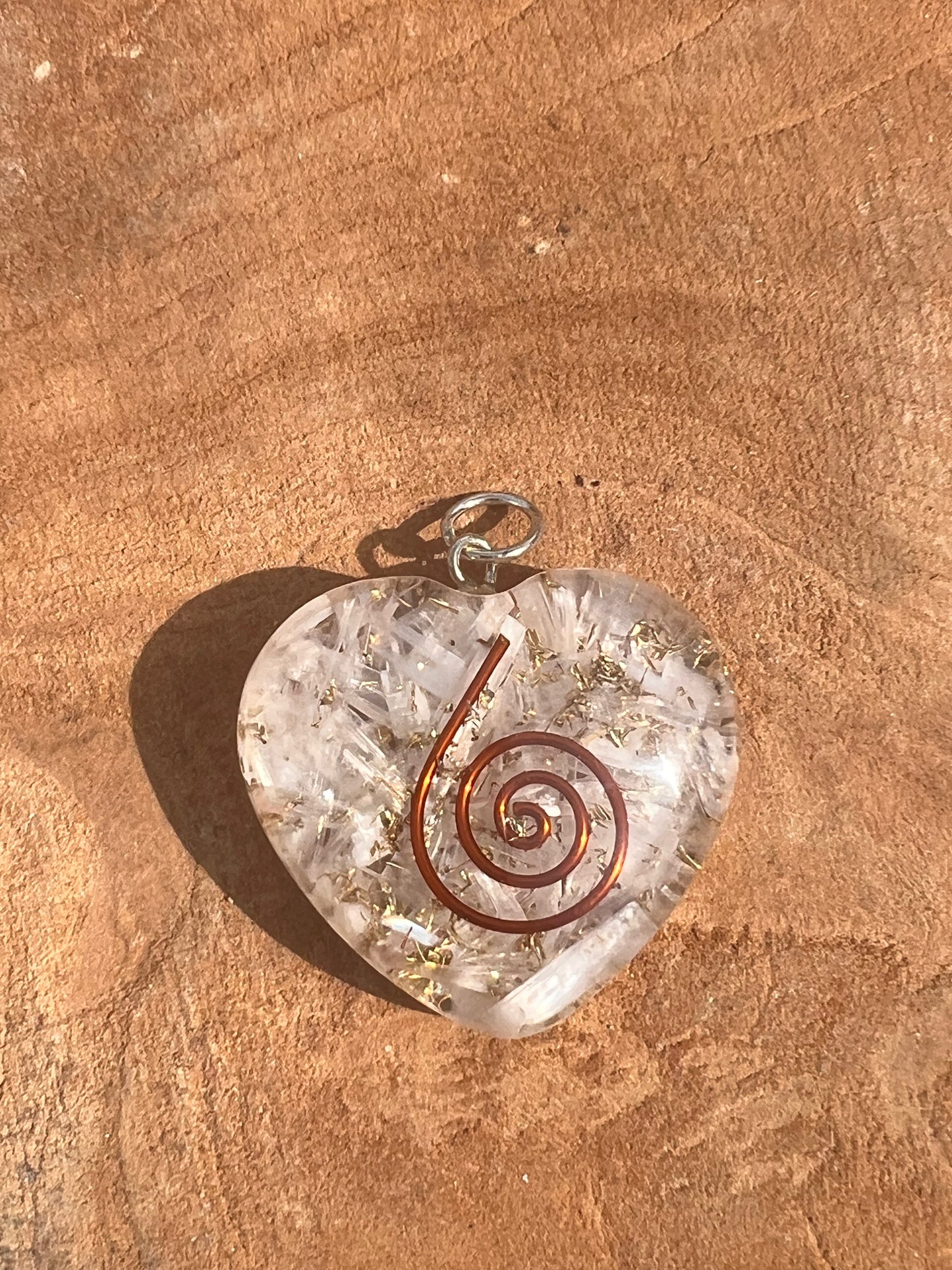 💗 Pendentif Orgonite Cœur en Sélénite – Énergie, Protection & Intuition