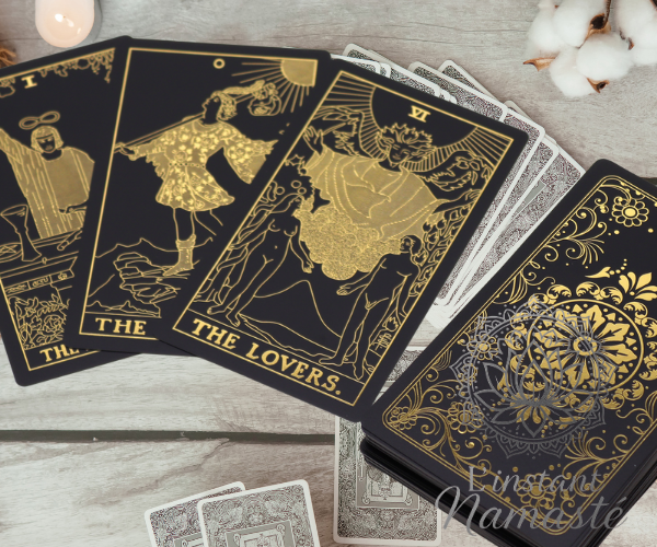 ✨ Ensemble de Cartes de Tarot avec Feuille d’Or et Livre – Coffret Cadeau ✨