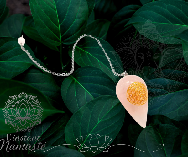 🌷 Pendule Fleur de Vie en Quartz Rose – Harmonie & Douceur du Cœur