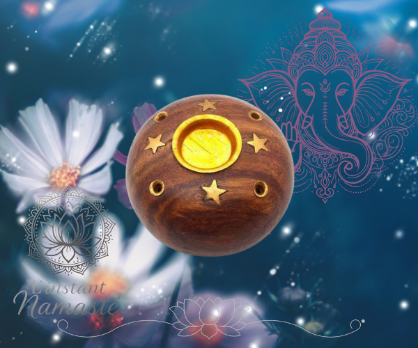 🌿 Le porte-encens en bois — un autel de paix